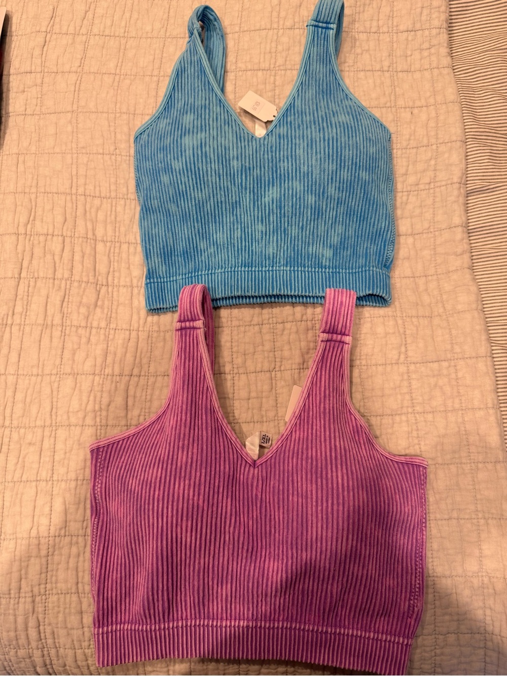 Zenana Outfitters Ribbed V-Neck Crop Tank - Lavender